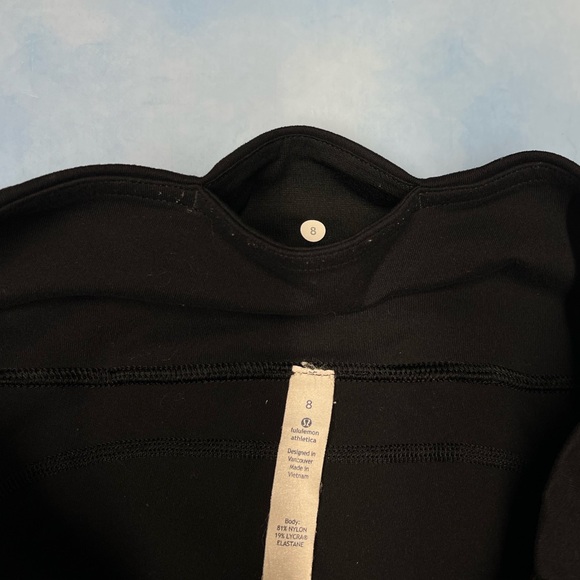 LULULEMON GATHER & CROW CROP BLACK size 8 - Picture 9 of 11